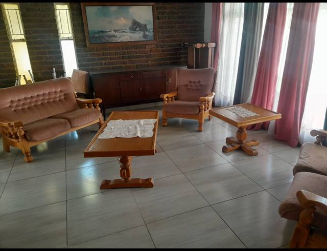 4 BEDROOM HOUSE FOR SALE IN OOS EINDE